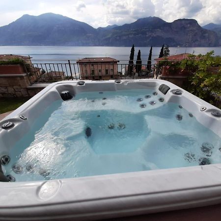 Bmp Apartment Deluxe 2 Jacuzzi Riscaldata Privata Vista Lago Di Garda Brenzone sul Garda Ngoại thất bức ảnh